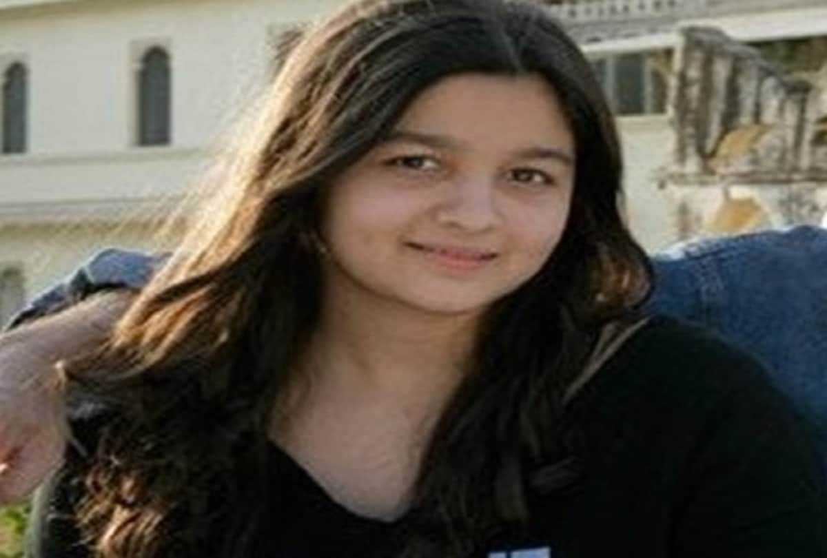 bollywood 7 actress and their look at 16 age