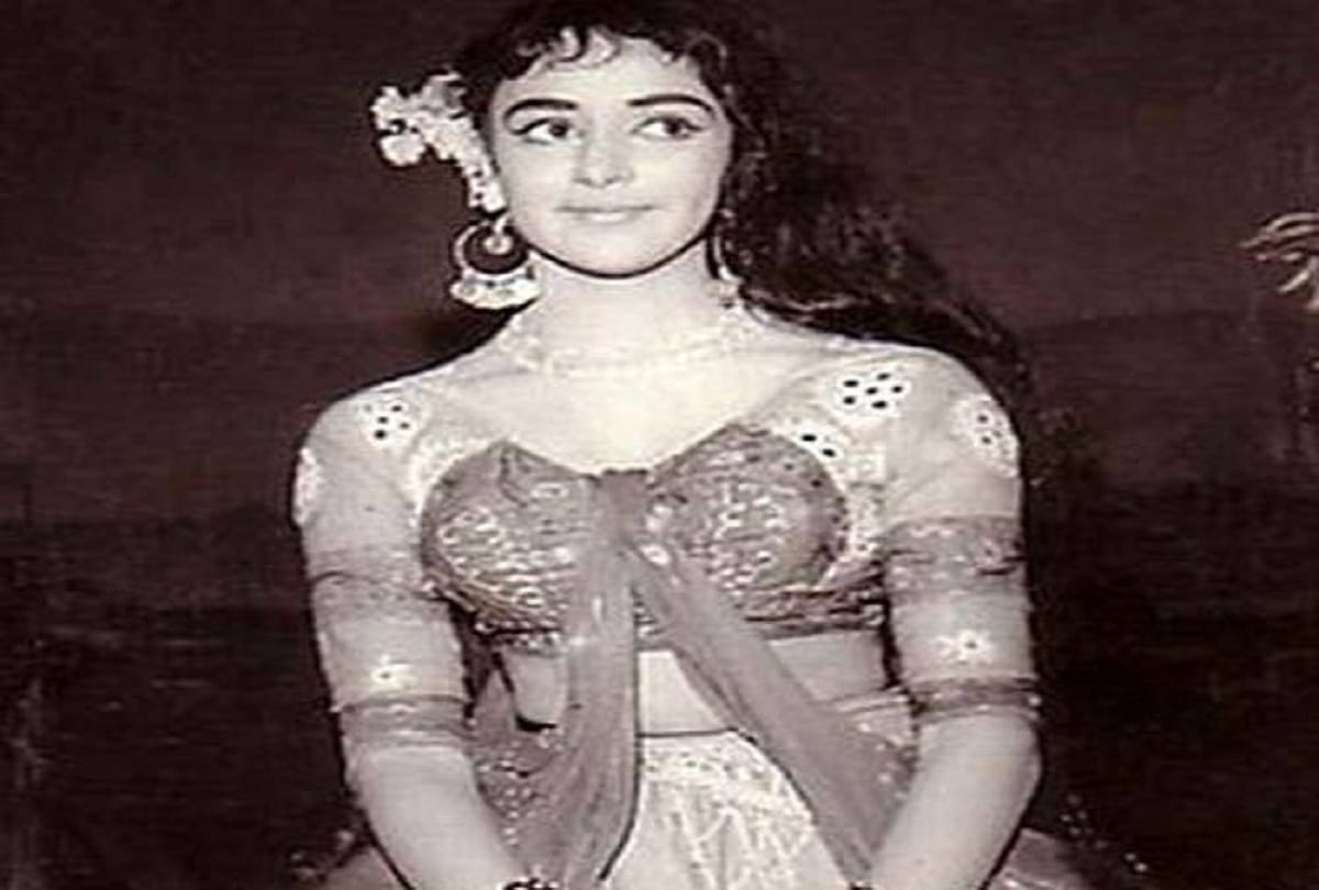 bollywood 7 actress and their look at 16 age
