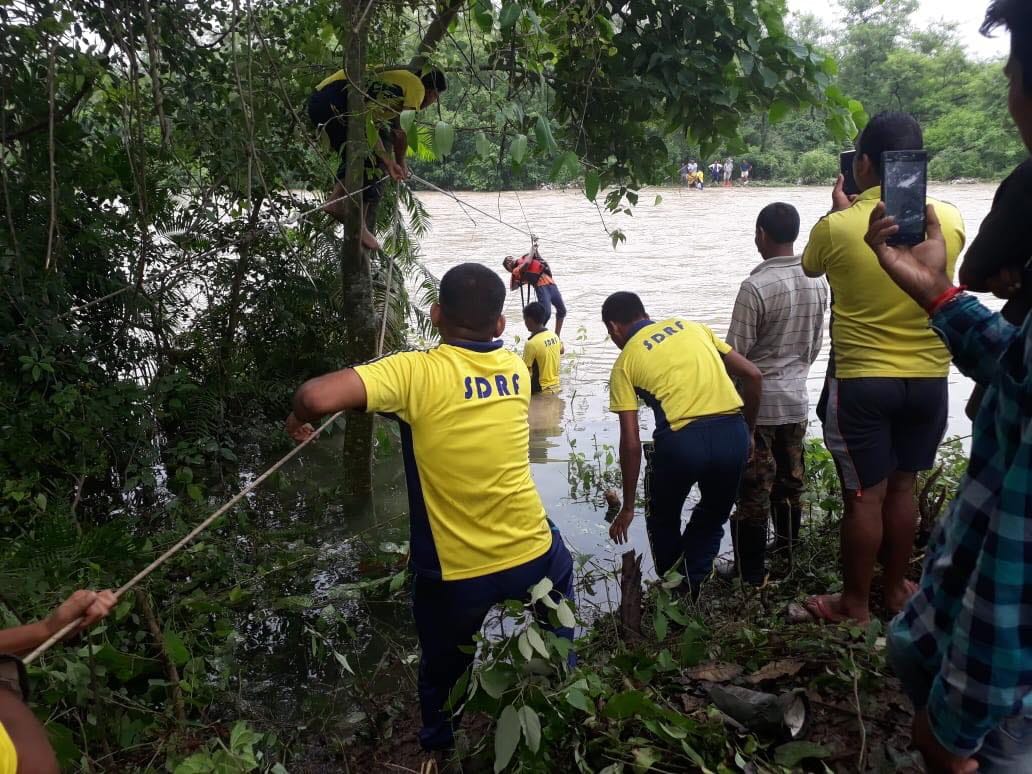 raiwala 300 families stuck in flood
