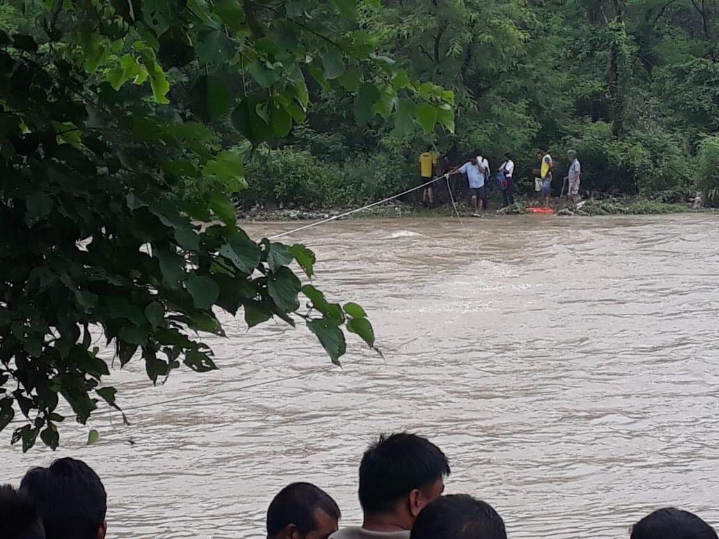 raiwala 300 families stuck in flood