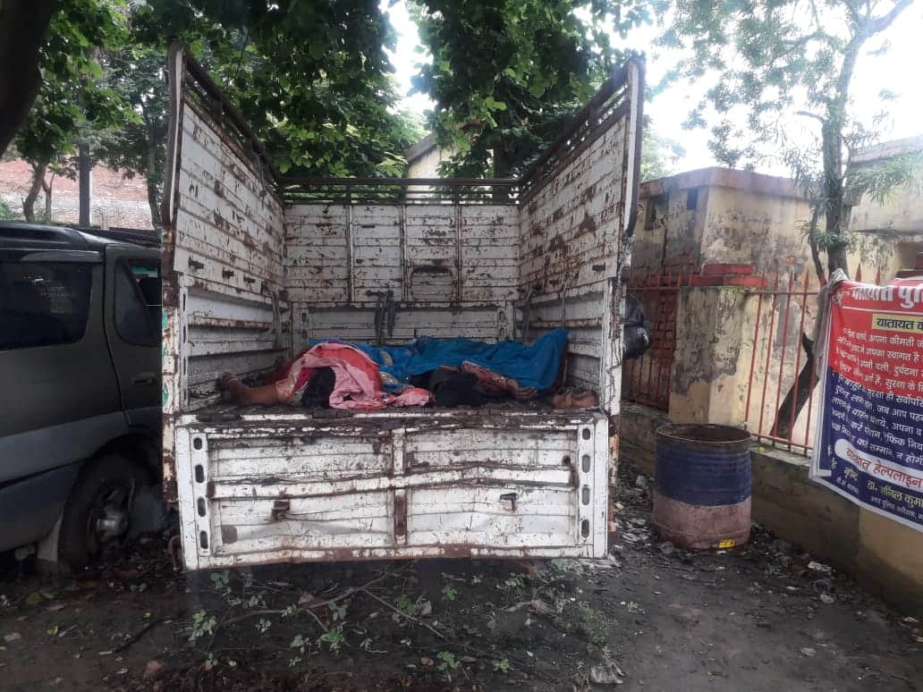 Five people killed in road accident in jaunpur 