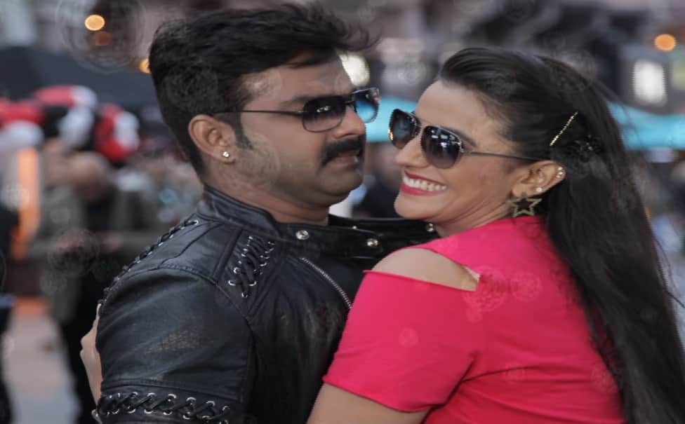 Pawan Singh and Akshara Singh bhojpuri song Locker Mein Jawani hit