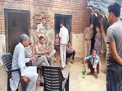Thieves who took cash and jewelery from a closed house