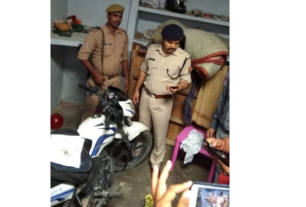 police raided in house of loot and murder accused in lucknow
