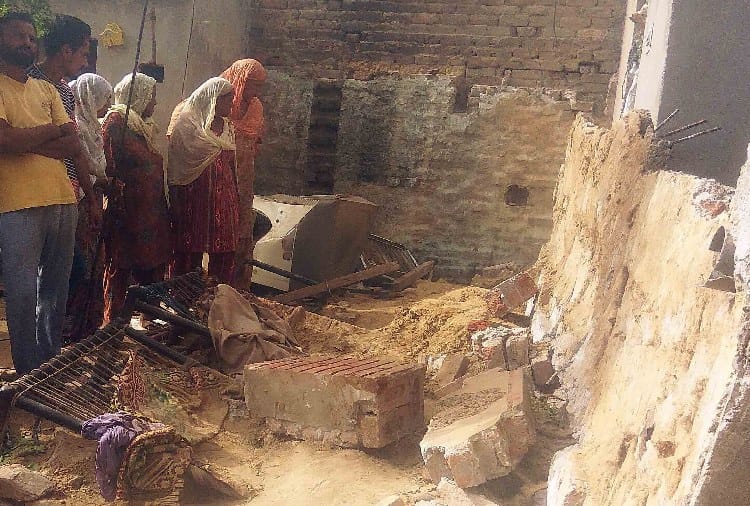 Roof collapse in Sangrur, Mother Daughter Died