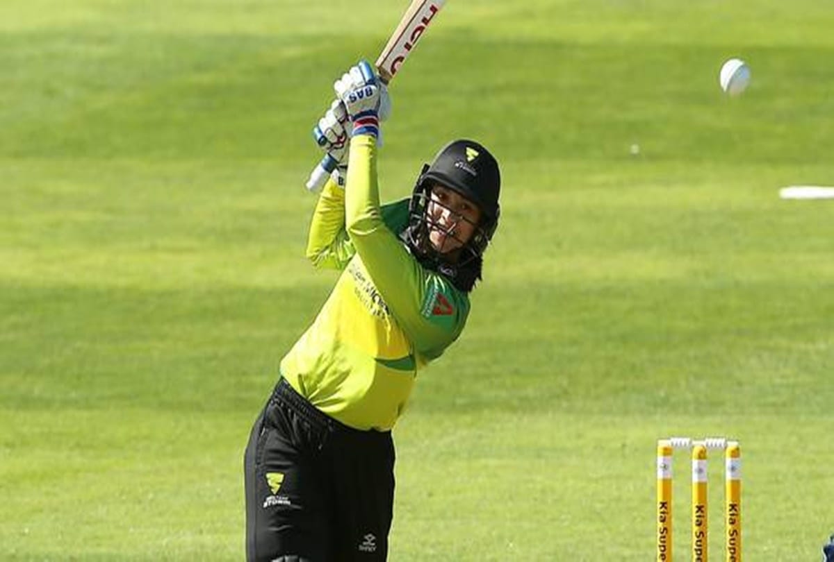 Kia Super League: Smriti Mandhana hits century and become second century holder after Mithali raj