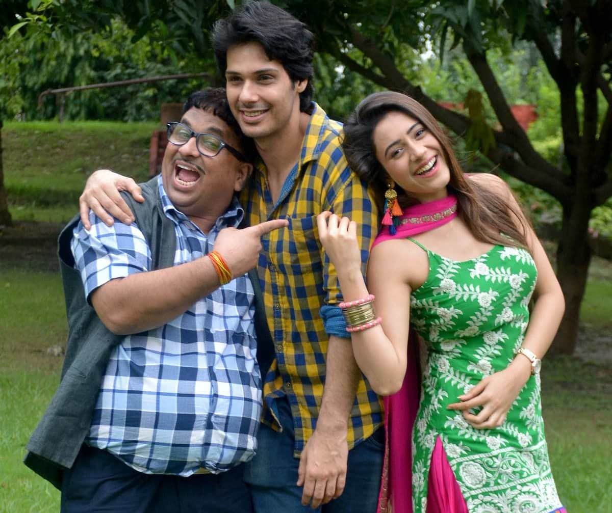 Jija ji chhat par hain star cast fun in varanasi 