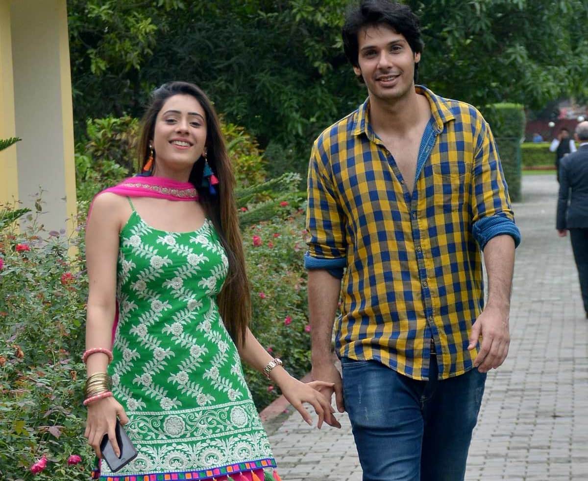 Jija ji chhat par hain star cast fun in varanasi 