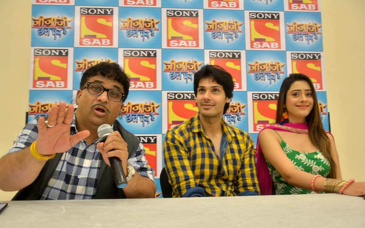 Jija ji chhat par hain star cast fun in varanasi 