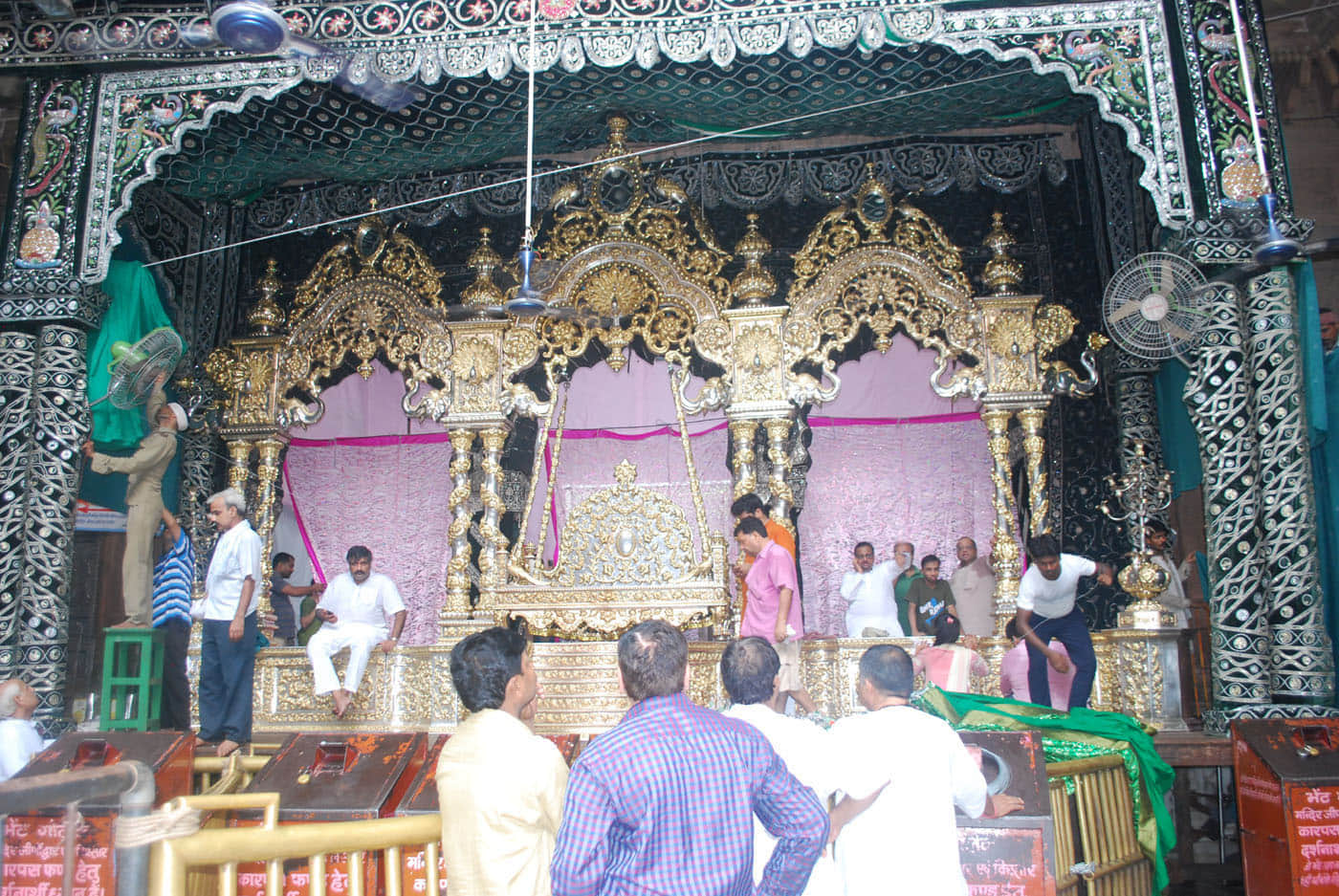 Preparations for Hariyali Teej begins at Banke Bihari Temple in Vrindavan