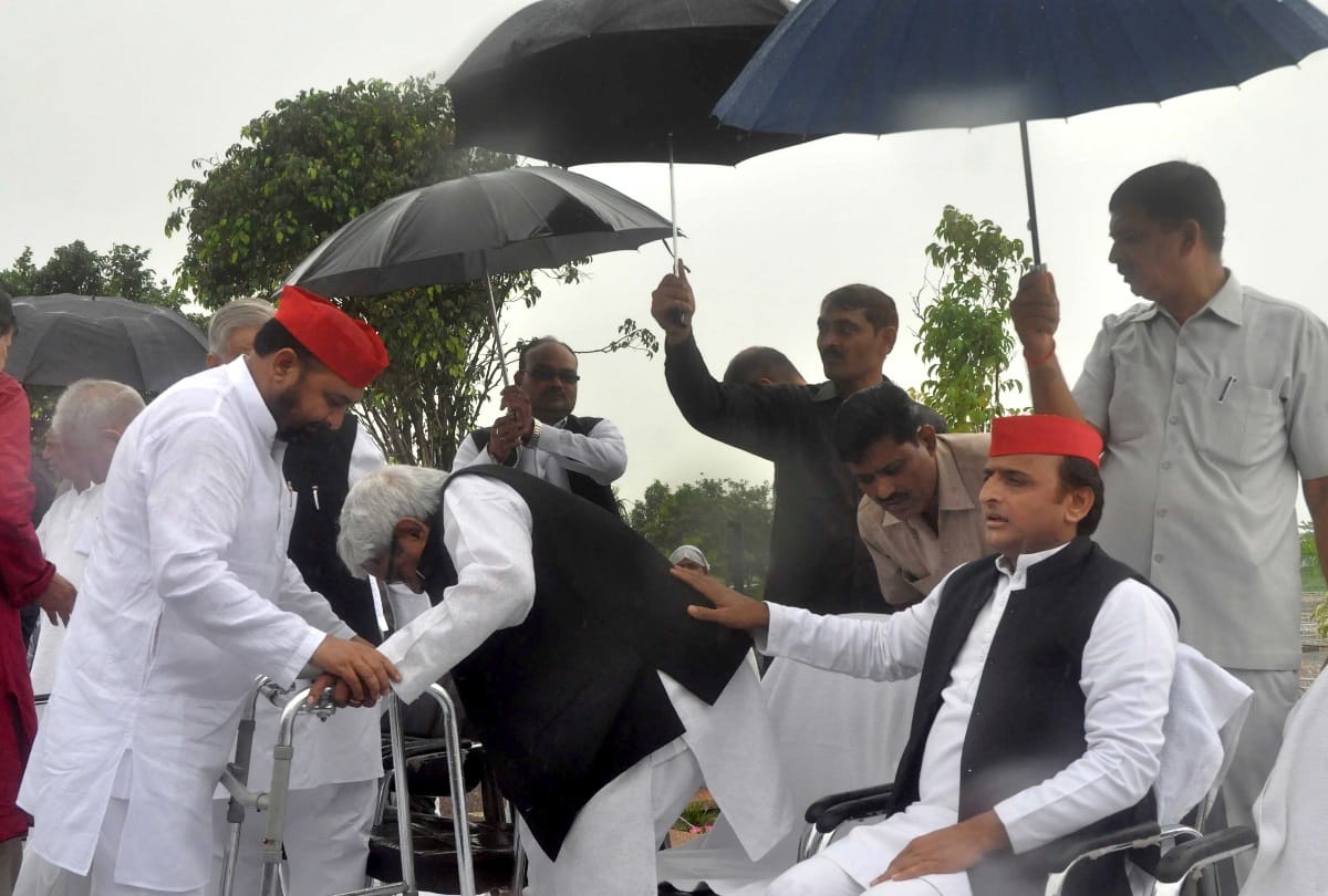 akhilesh yadav says cm yogi backward in technical knowledge