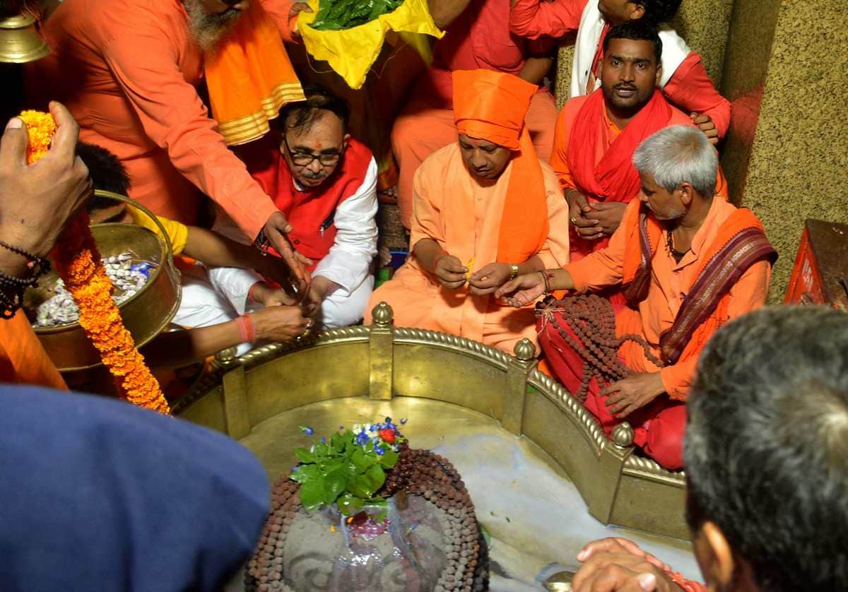 Yogi adityanath make new record in sawan month at kashi