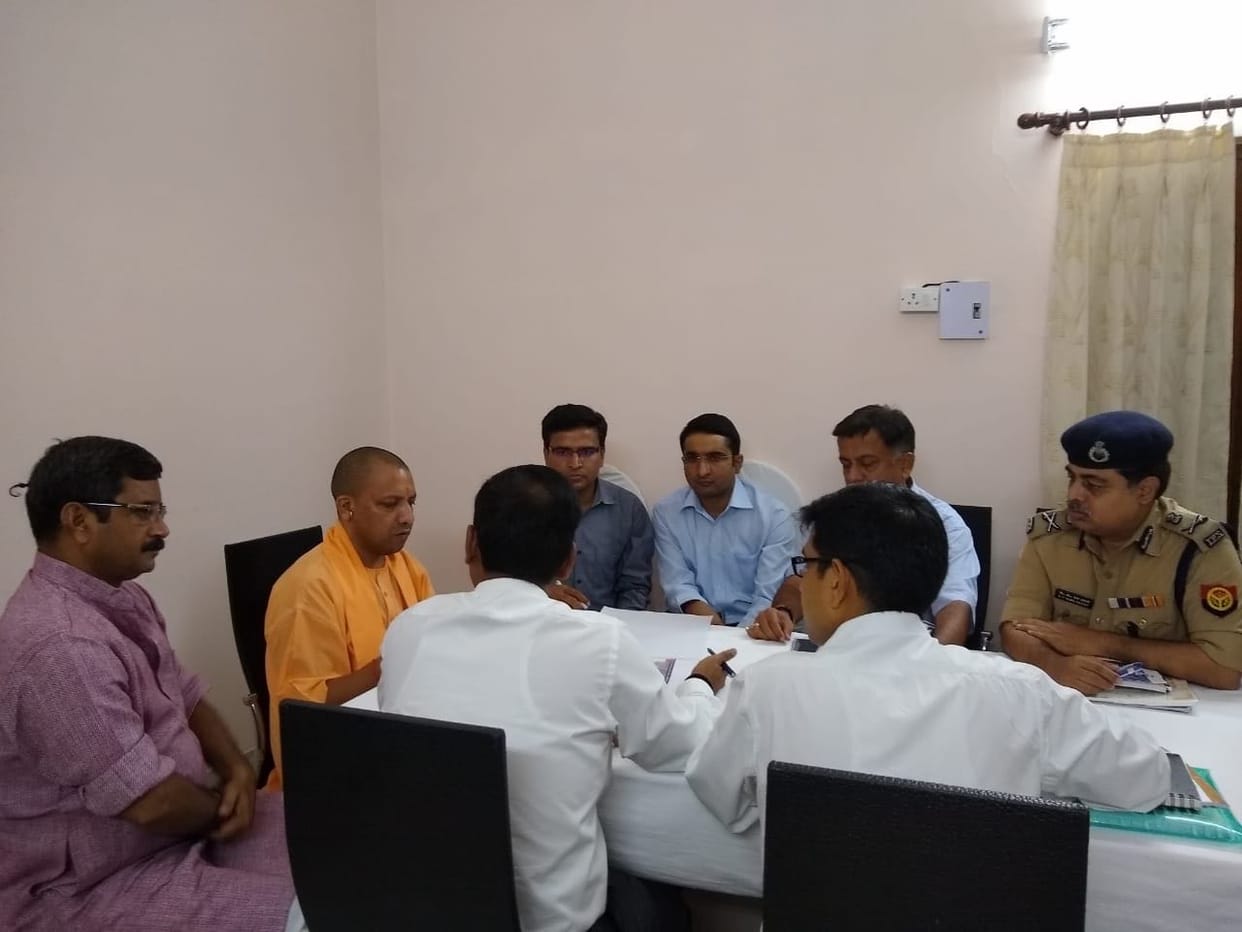 Yogi adityanath said to officers kashi development show to siva devotees