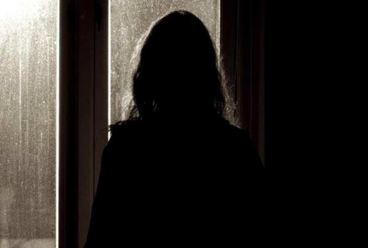 Being alone does not mean that I am characterless