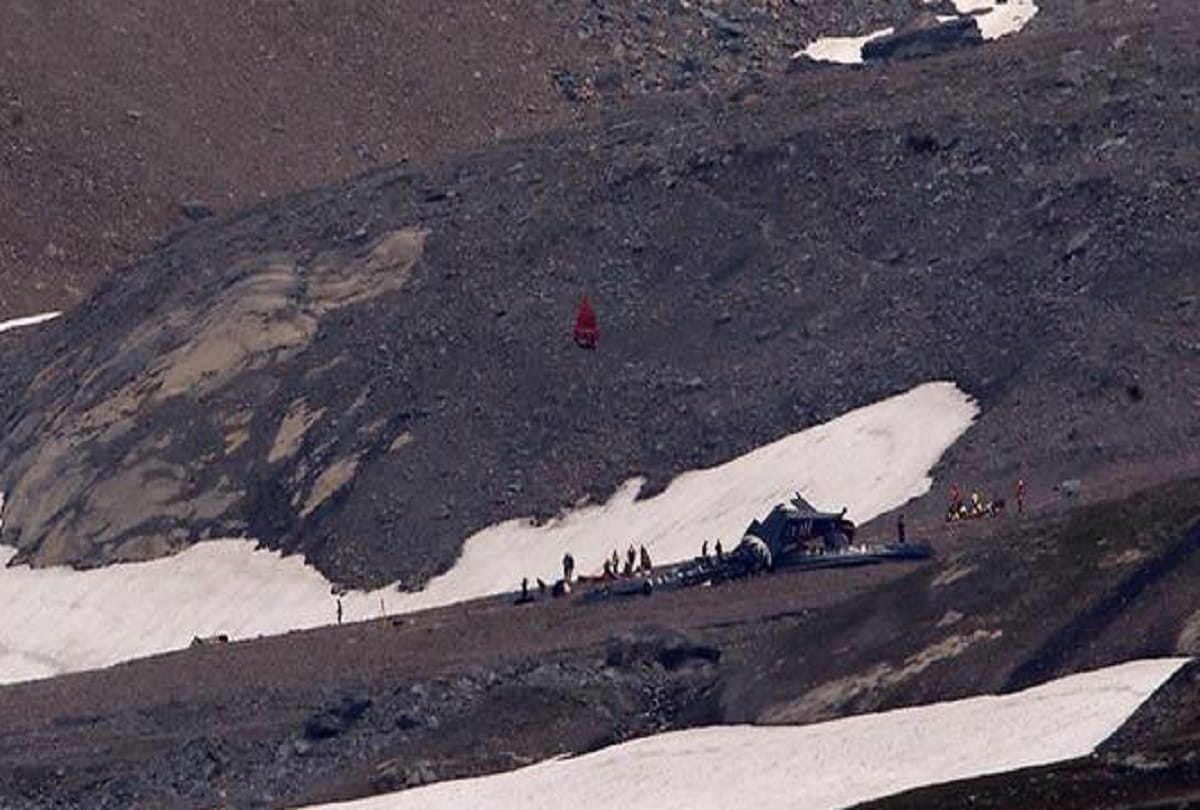 Swiss Alps plane crash: Up to 20 feared dead says aviation authority