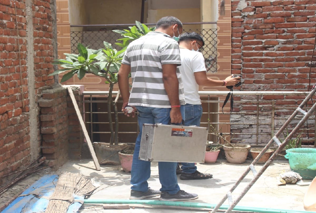 minor girl dead body found in suspicious condition in ghaziabad