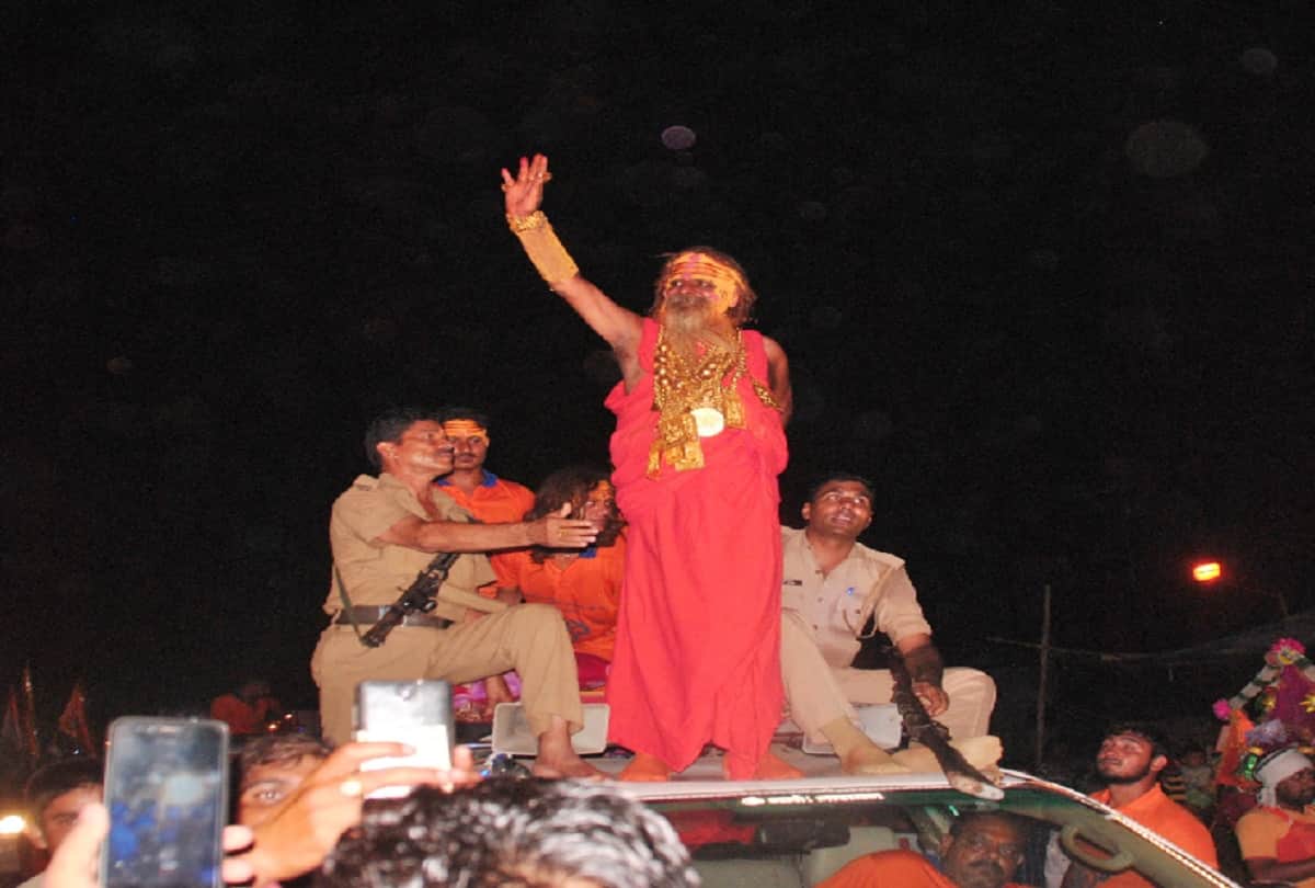 golden baba sudhir kumar makkad why called Golden Baba 25 to 30 guards give security