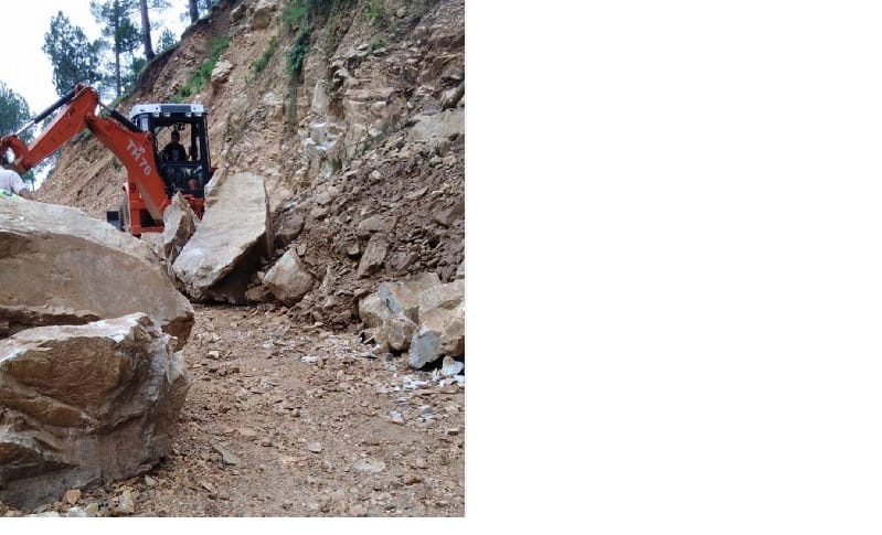 Seven roads closed, 30 thousand people suffer