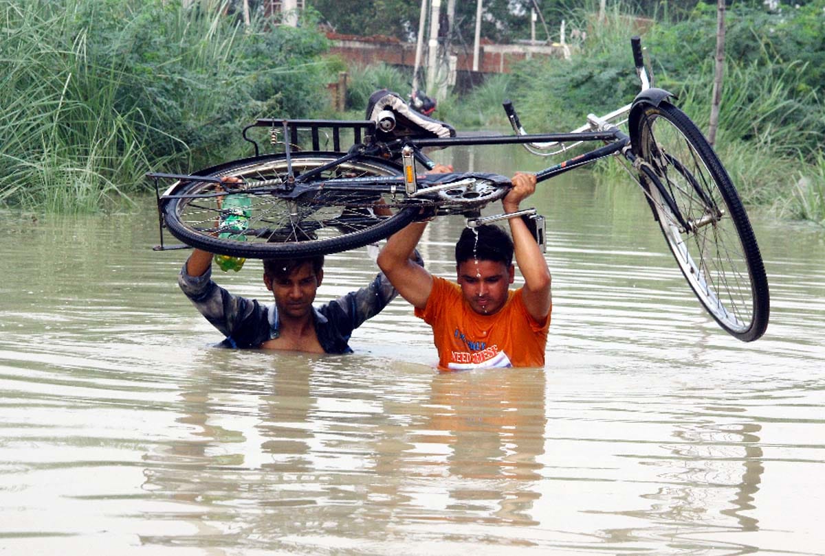 heavy rainfall and increase in water level of Pandu river