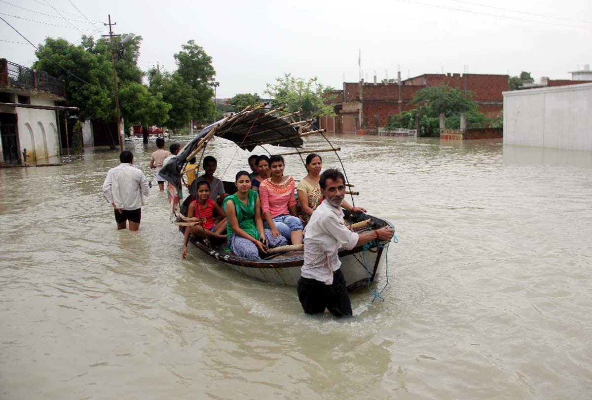 heavy rainfall and increase in water level of Pandu river