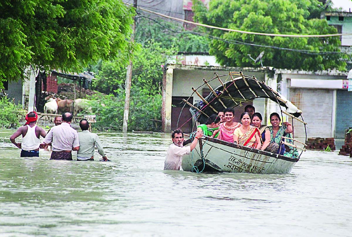 heavy rainfall and increase in water level of Pandu river