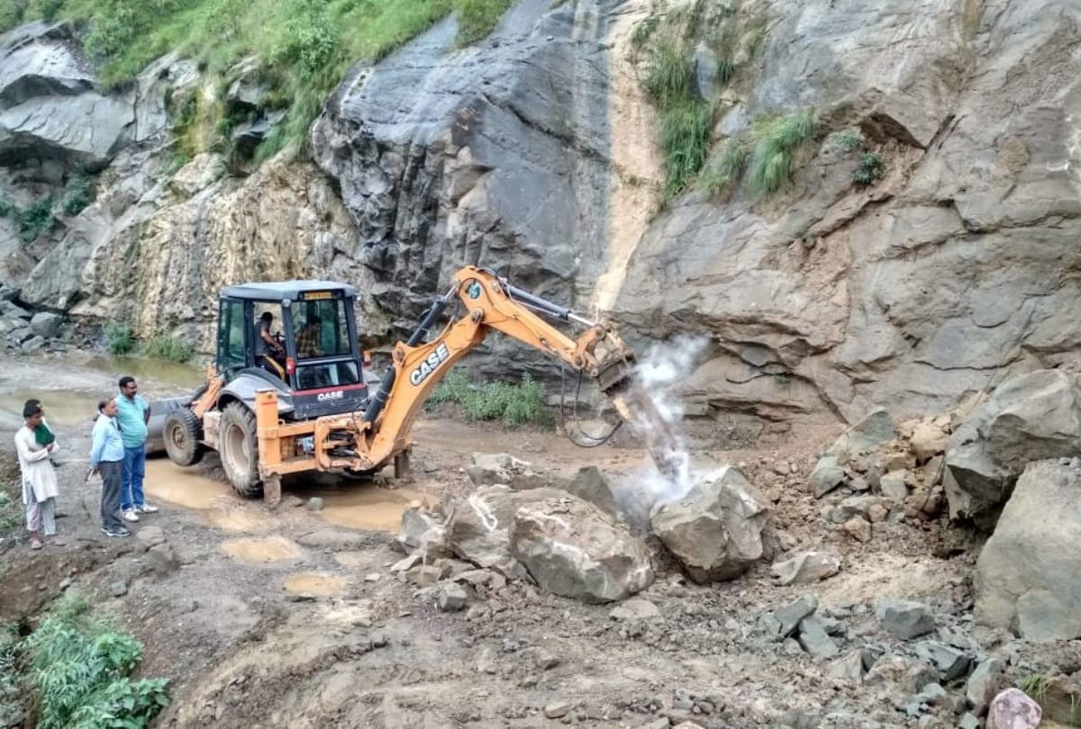 himachal weather report heavy damage to houses roads due to rain