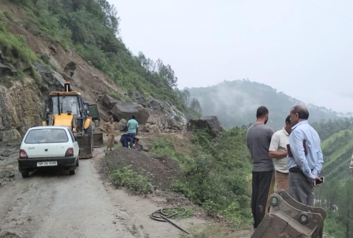 himachal weather report heavy damage to houses roads due to rain