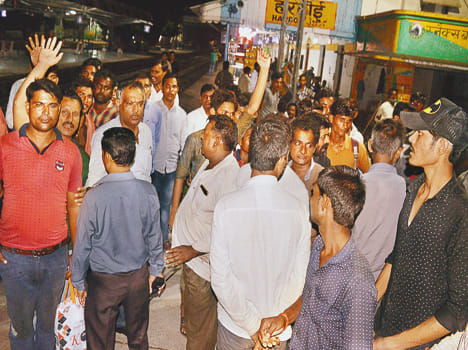 tte brother arrested, protest at station