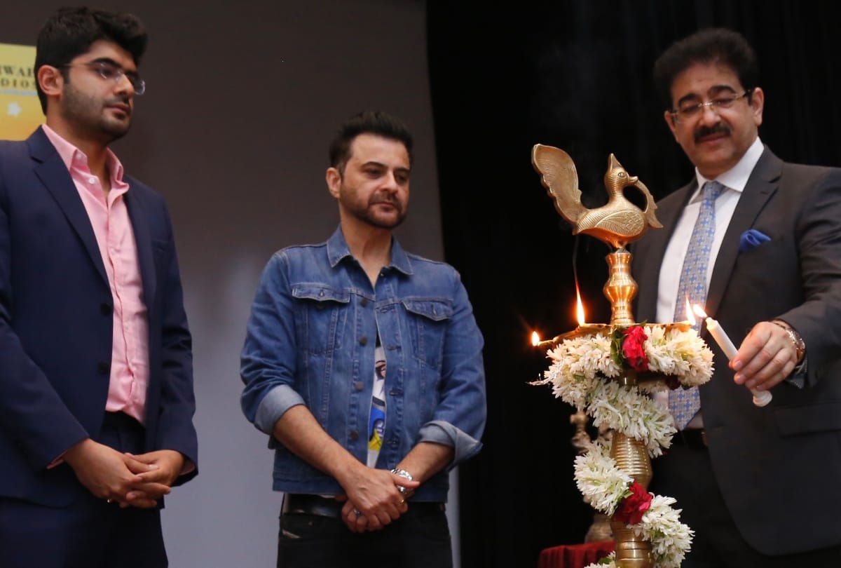 Bollywood actor sanjay kapoor in asian academy of film television