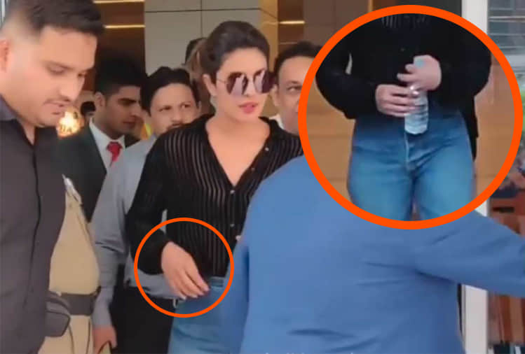 Priyanka Chopra removes her engagement ring but camera capture all this
