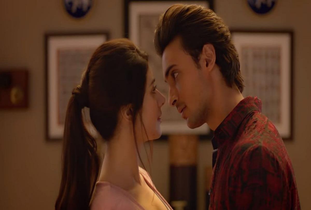 Ayushmann Khurrana Andhadhun beats Aayush Sharma Loveyatri film in 3 days