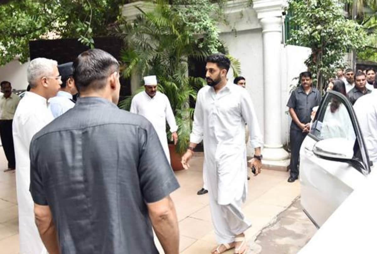 abhishek and aishwarya rai bachchan family reaches delhi to attend last rites of rajan nanda