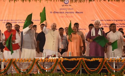 Chairs gone fly in air and chaos in amit shah Cm yogi rally