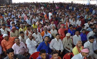Chairs gone fly in air and chaos in amit shah Cm yogi rally