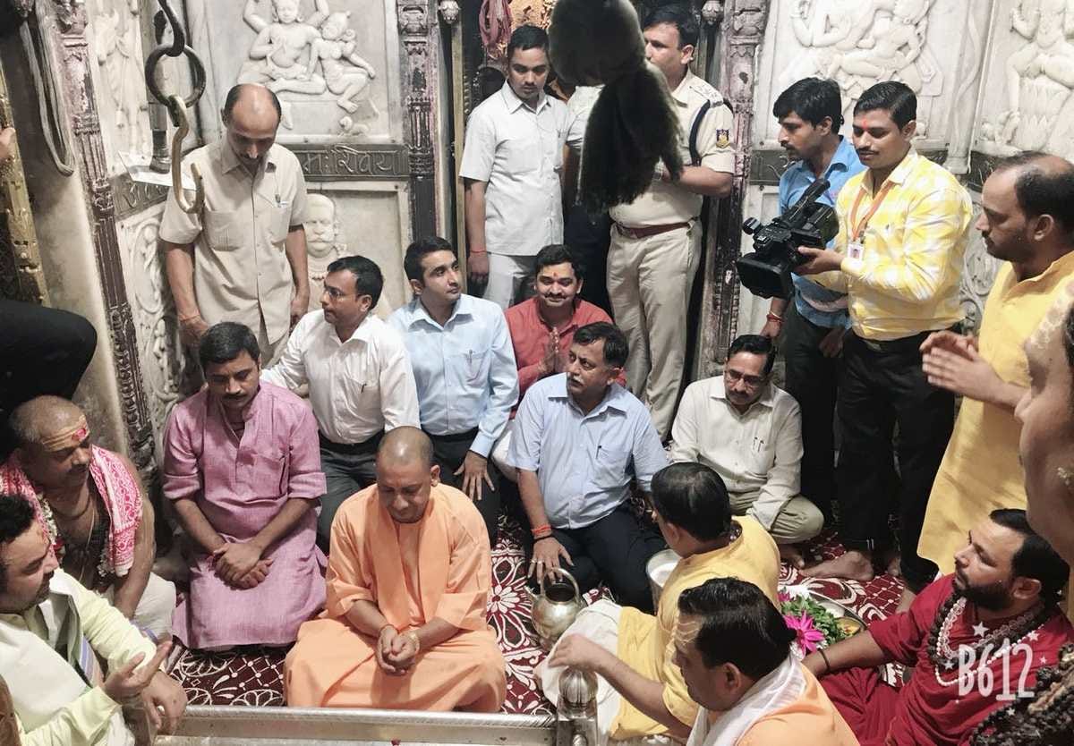 Yogi adityanath make new record in sawan month at kashi