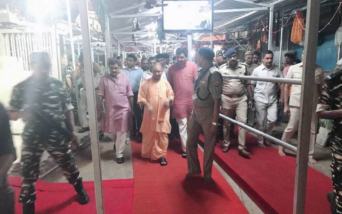Yogi adityanath make new record in sawan month at kashi