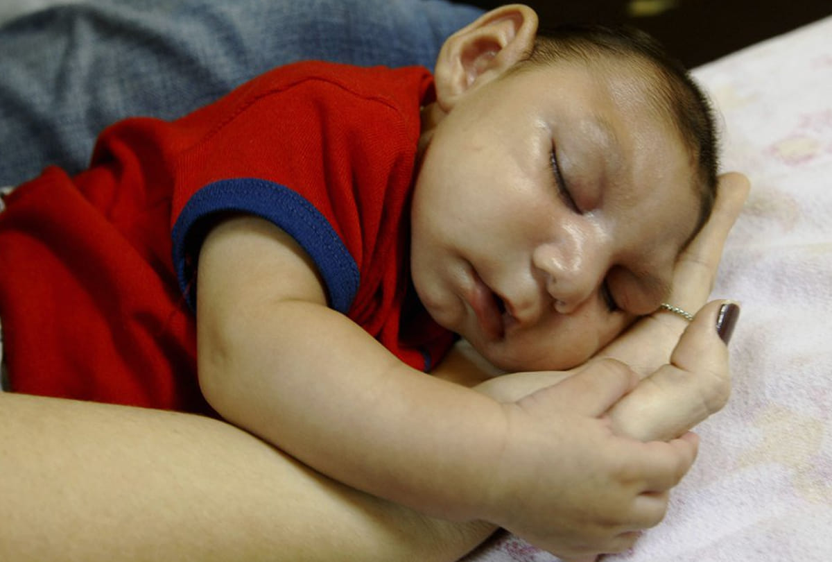 Scientists find out why the newborn children brain is  small