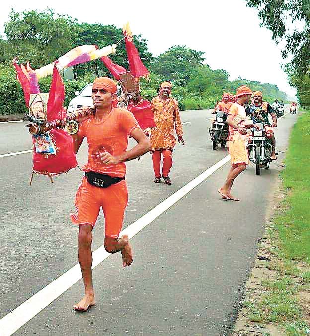 todays is second monday, devotee prays lord shiva while walking
