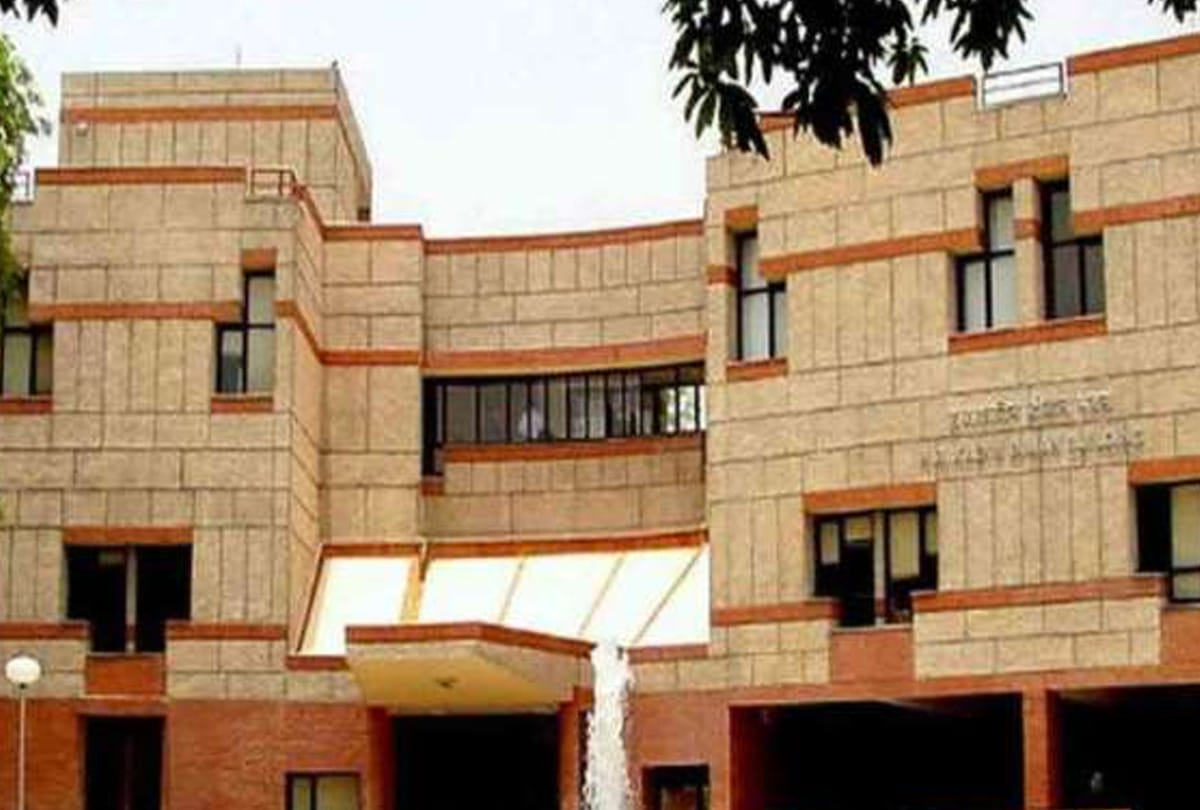 Four Professor guilty of harassment of Dalit Professor of IIT Kanpur