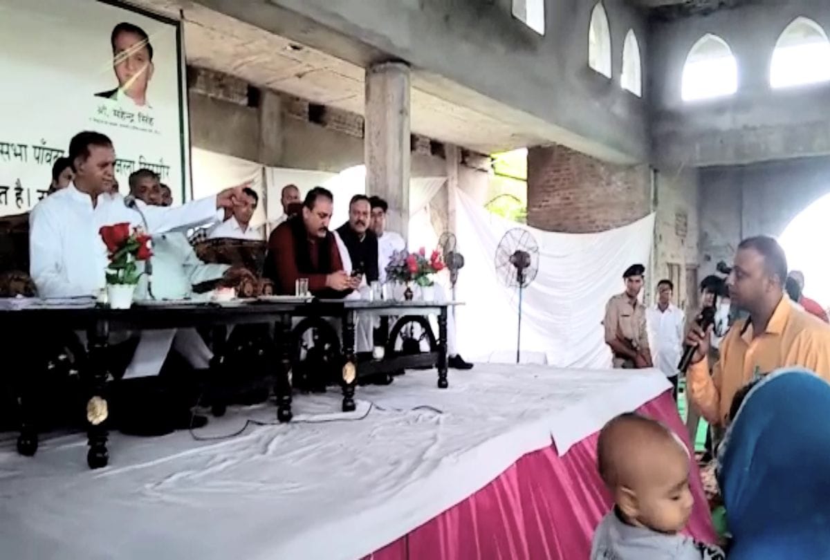 IPH minister Mahender Thakur Hits out at officer in Jan Manch programme himachal