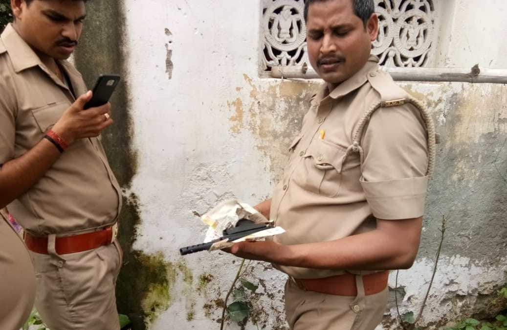 Air pistol found in school at varanasi