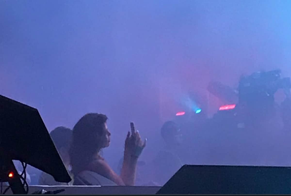 Priyanka Chopra Enjoys Nick Jonas Concert In Singapore