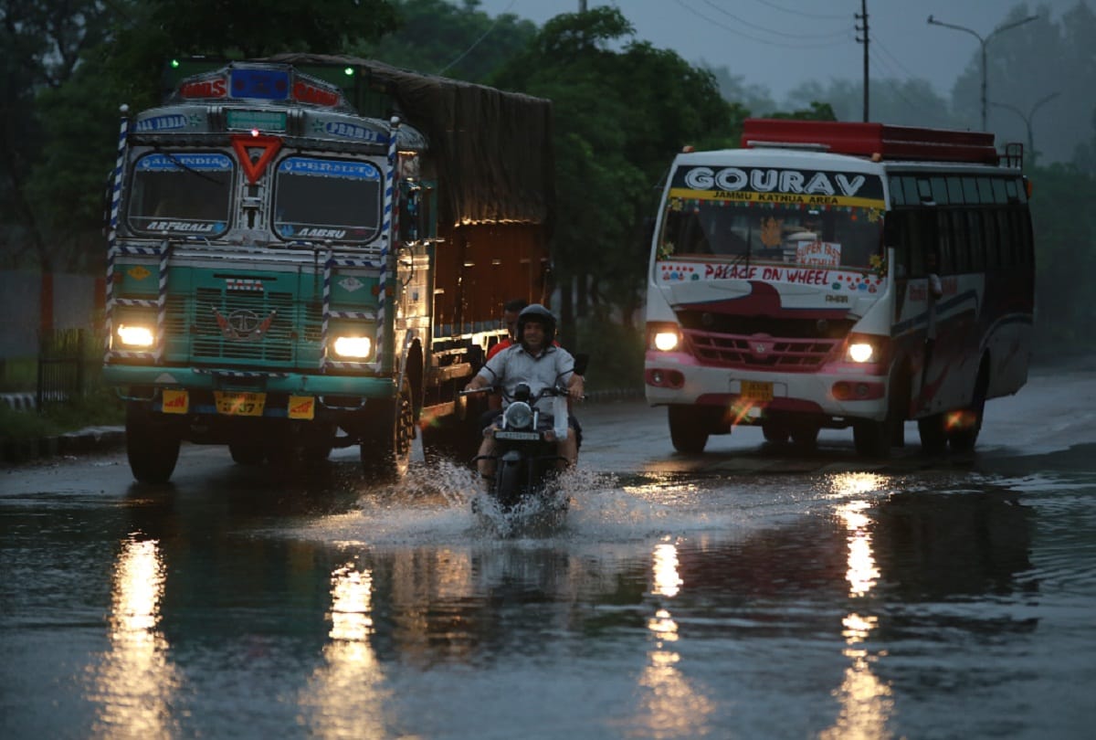 heavy rainfall in jammu region caused several difficulty for people 