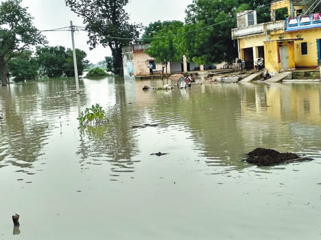 saround water in itilya and devcali village.