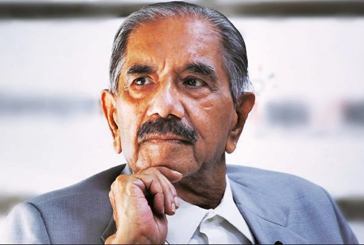 With the death of Congress Leader RK Dhawan a chapter of Indira Gandhi era ended
