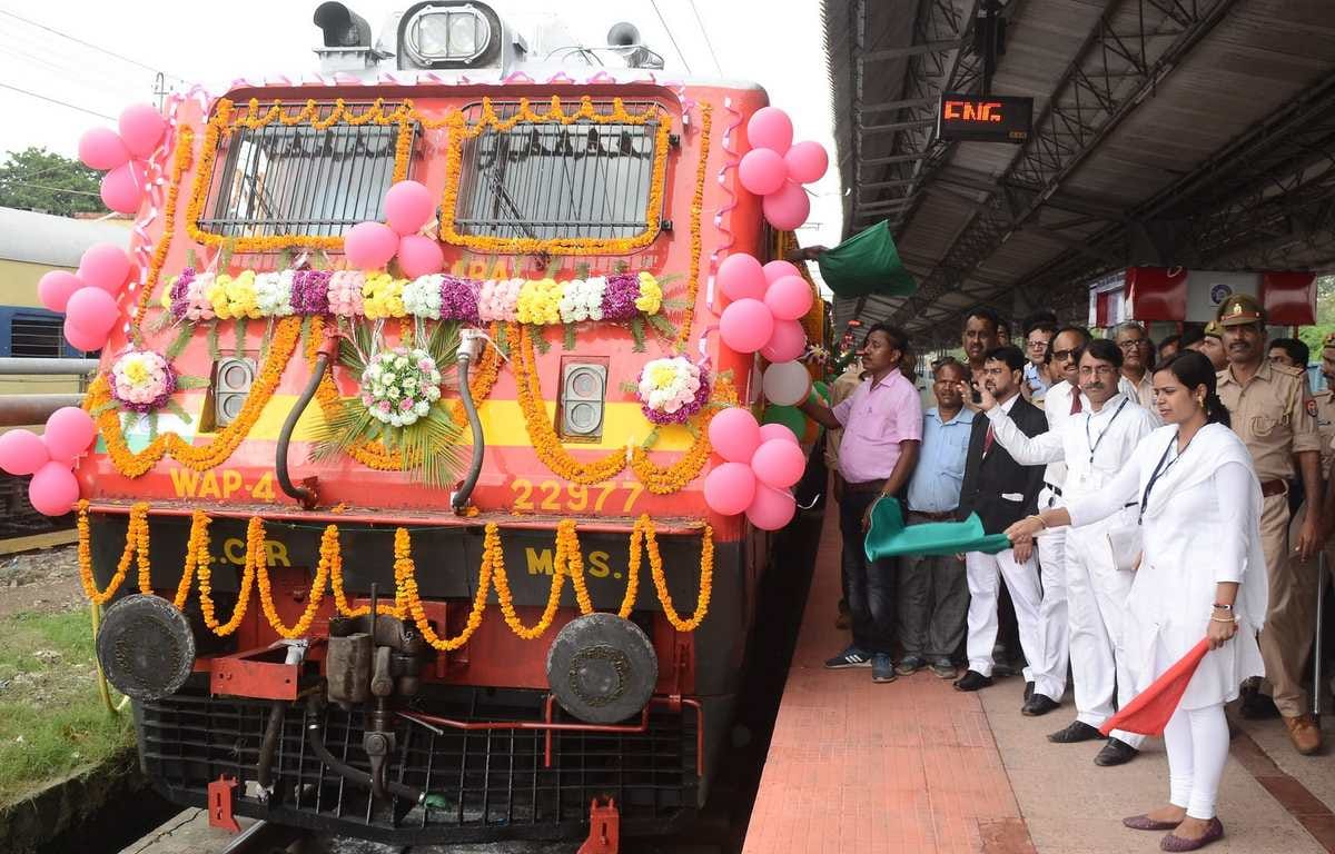 Train started from pandit deendayal upadhyay railway station which female employes