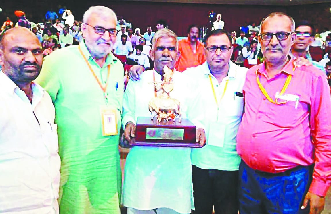 Narendra Singh gets Gokul award