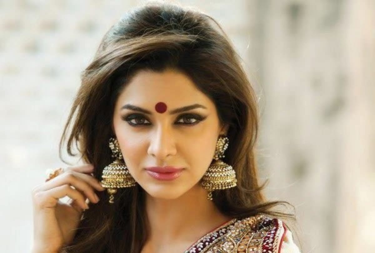 These are the 16 Makeup for Every Women should do in Navratri 2019