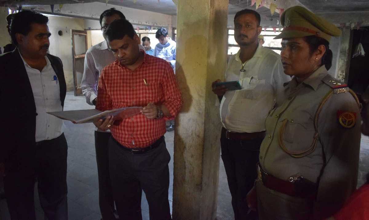 Illegal shelter home operated in jaunpur thirteen women found here