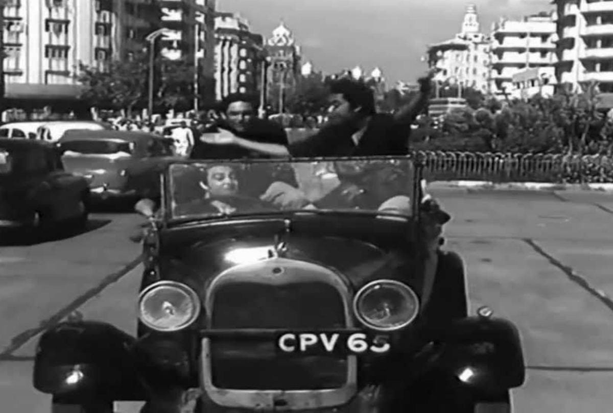 Is Kiki challenge inspired by Kishore Kumar Film Chalti Ka Naam Gaadi